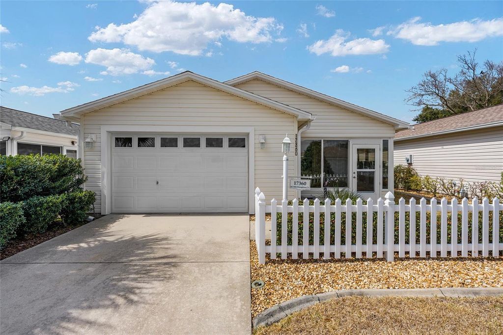 Photo of 17360 SE 78th Draughton Court, The Villages, FL 32162 (MLS # G5108583)