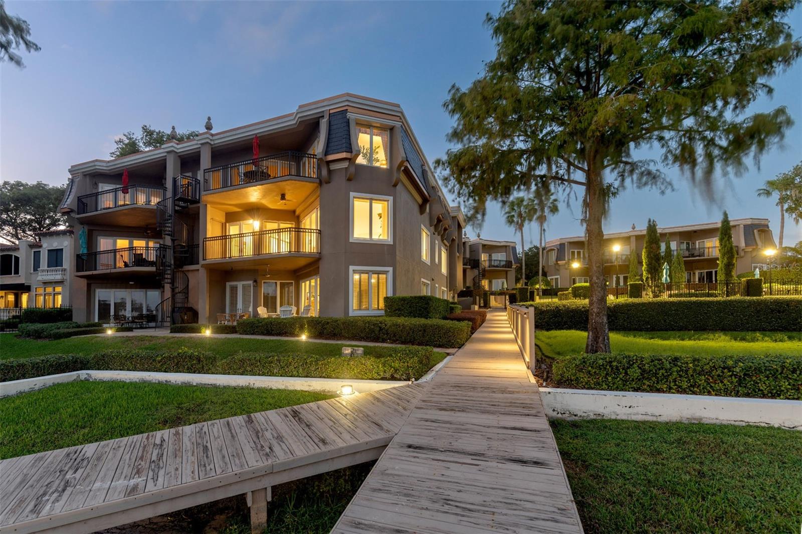 PERLE DU LAC CONDO OR 5843/4848 - Residential