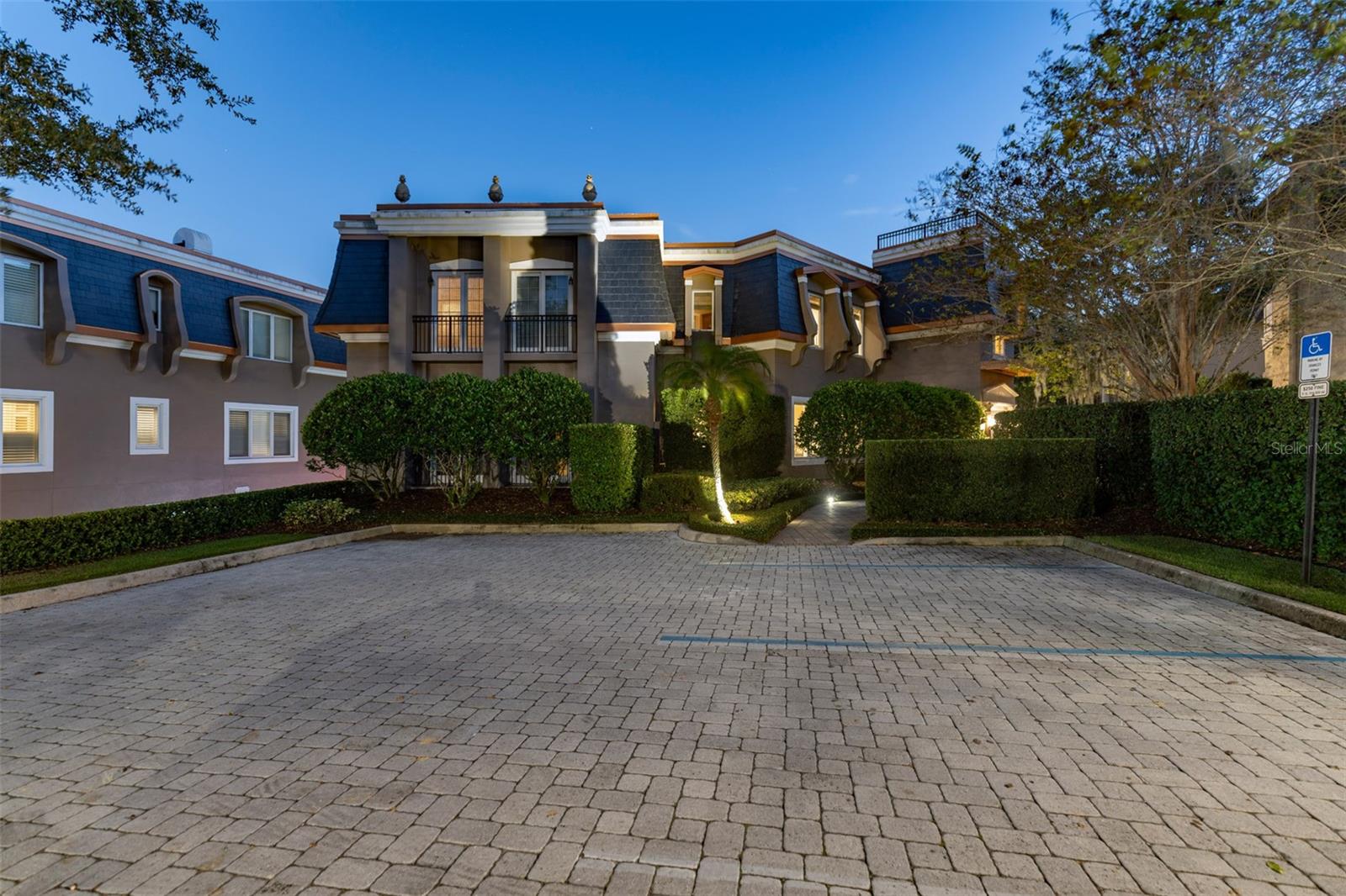 PERLE DU LAC CONDO OR 5843/4848 - Residential