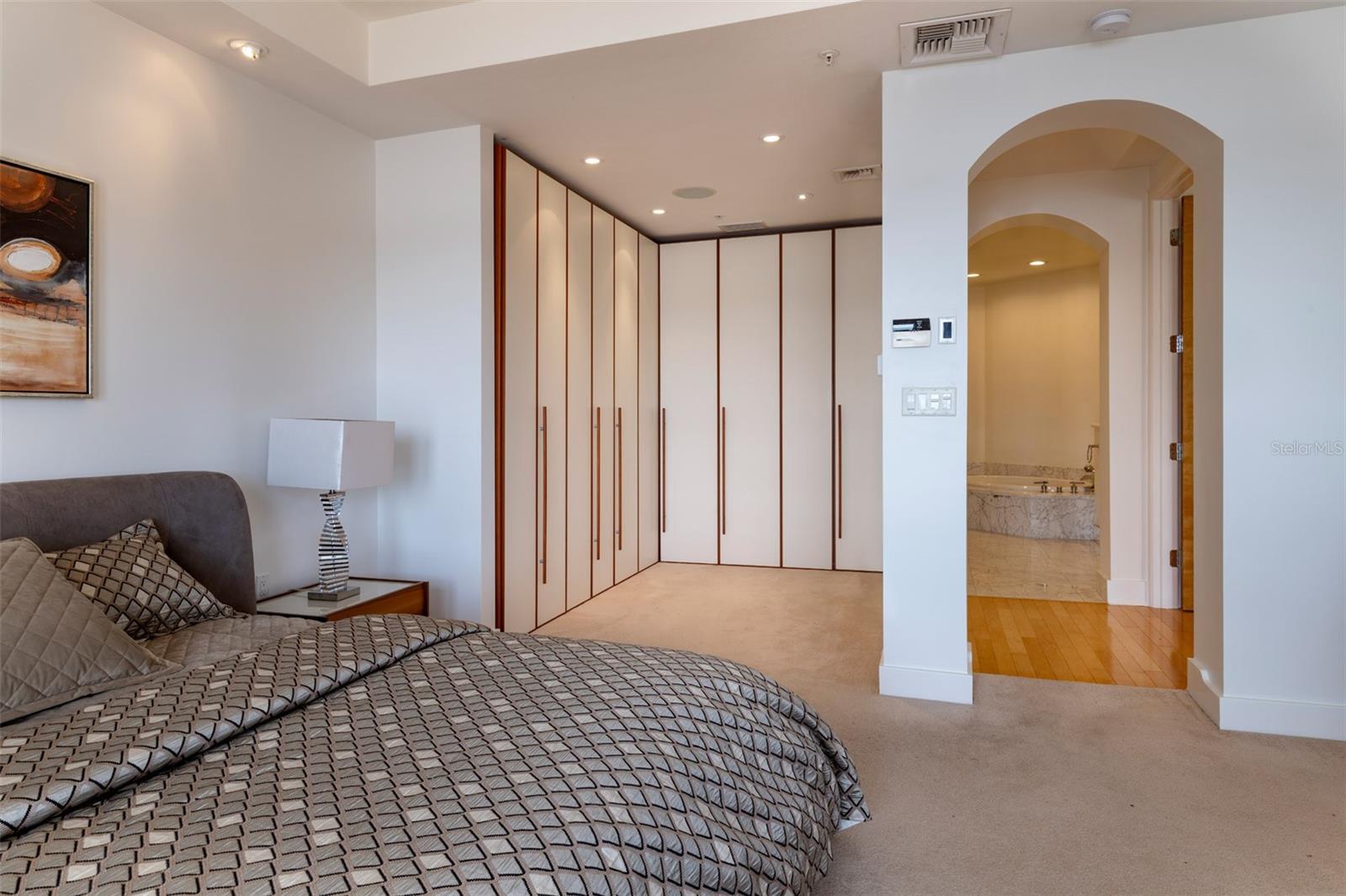 PERLE DU LAC CONDO OR 5843/4848 - Residential