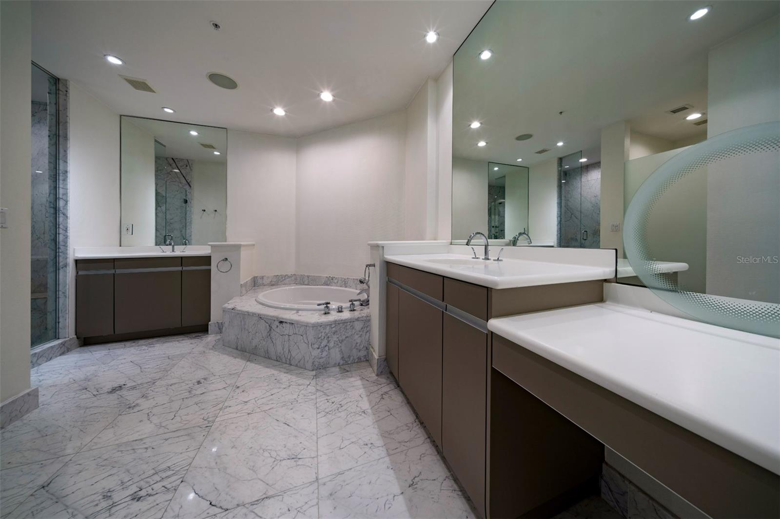 PERLE DU LAC CONDO OR 5843/4848 - Residential