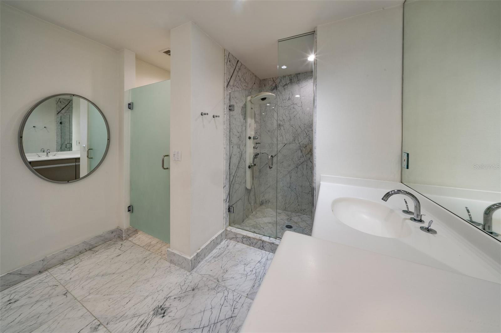 PERLE DU LAC CONDO OR 5843/4848 - Residential