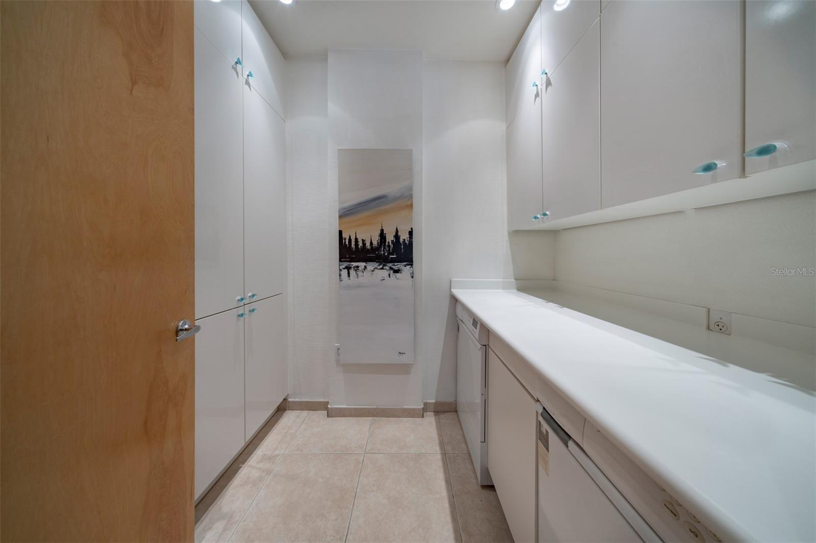 PERLE DU LAC CONDO OR 5843/4848 - Residential