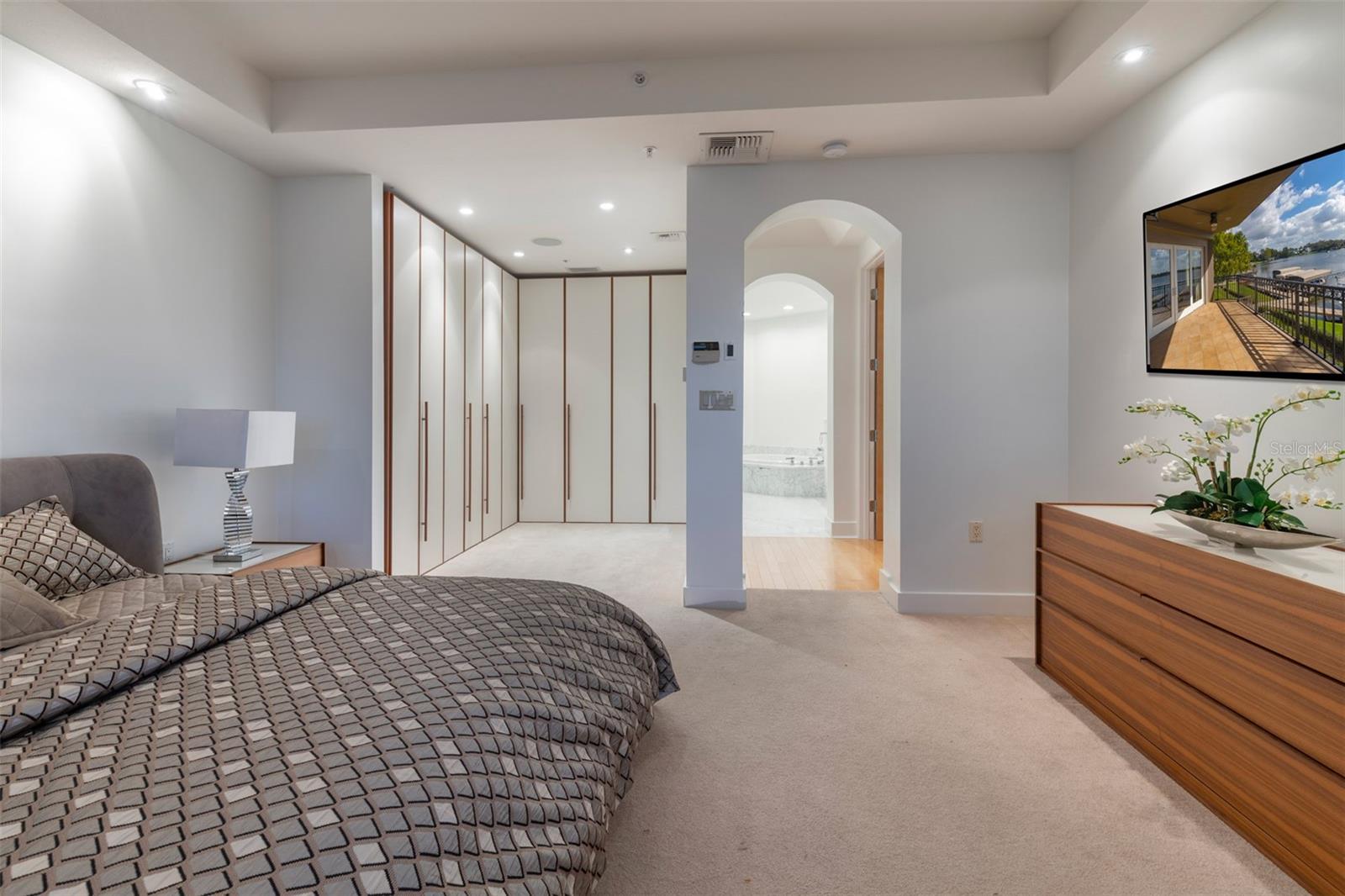 PERLE DU LAC CONDO OR 5843/4848 - Residential