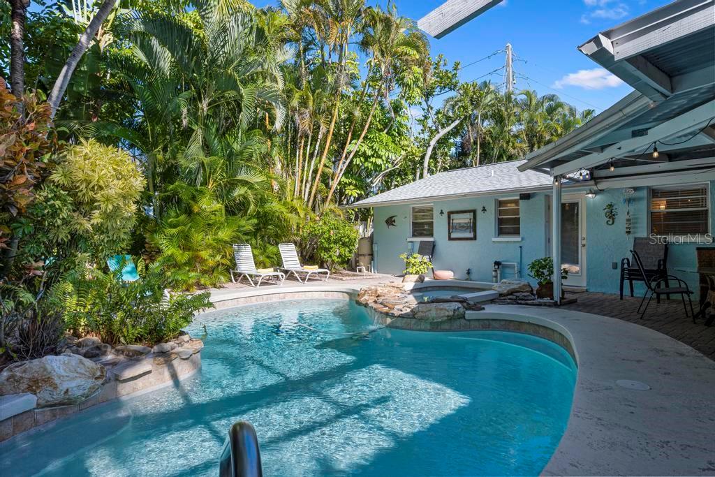 HOLMES BEACH 17TH UNIT - Residential Income