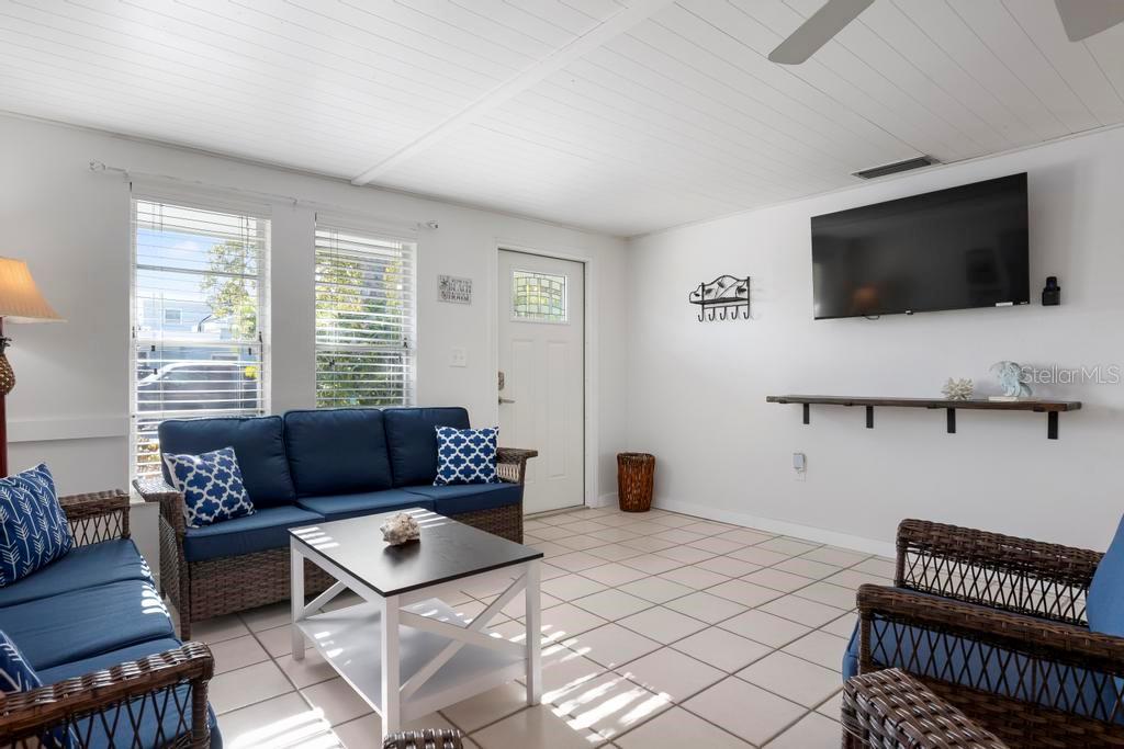 HOLMES BEACH 17TH UNIT - Residential Income