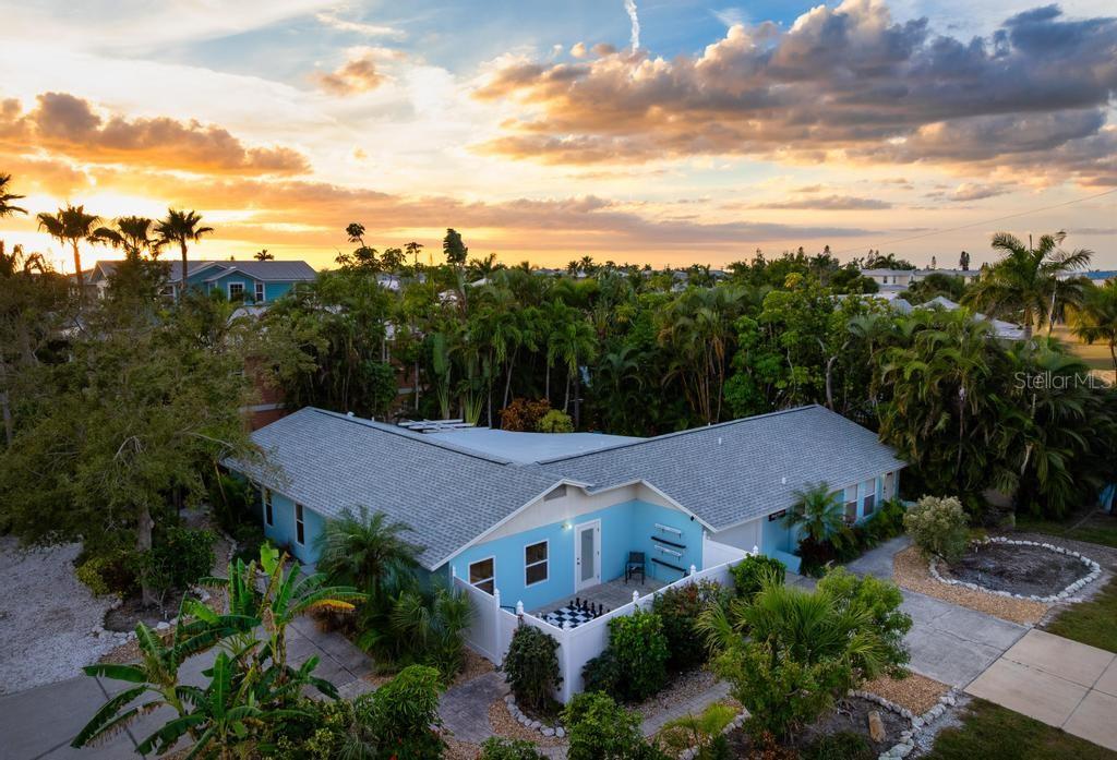 HOLMES BEACH 17TH UNIT - Residential Income