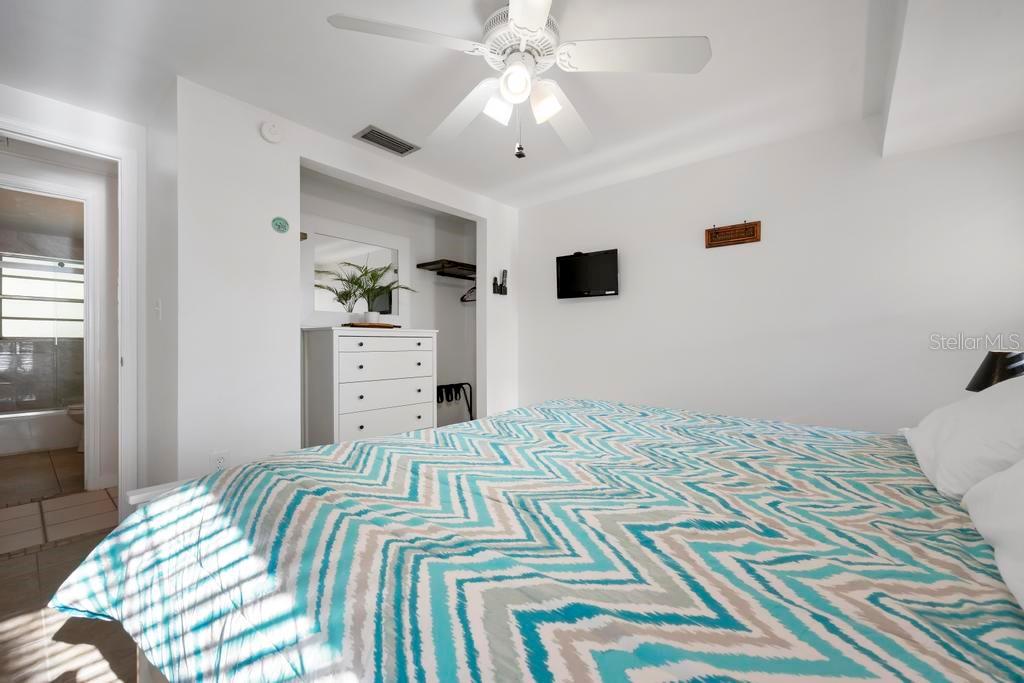 HOLMES BEACH 17TH UNIT - Residential Income