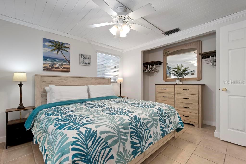 HOLMES BEACH 17TH UNIT - Residential Income