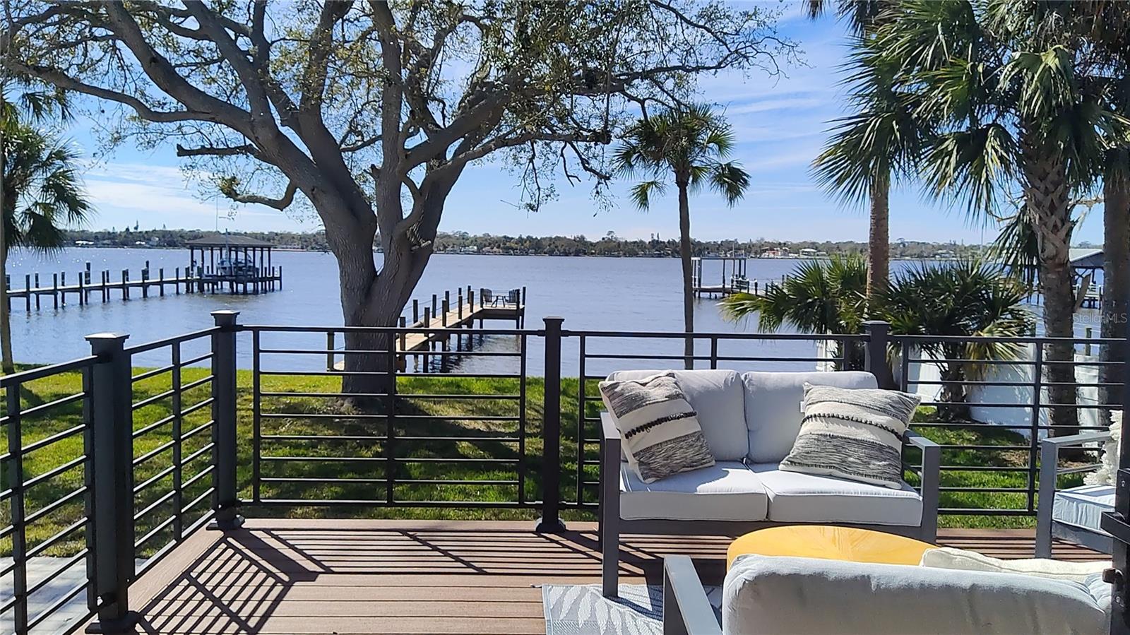 RIVERSIDE PARK - Residential