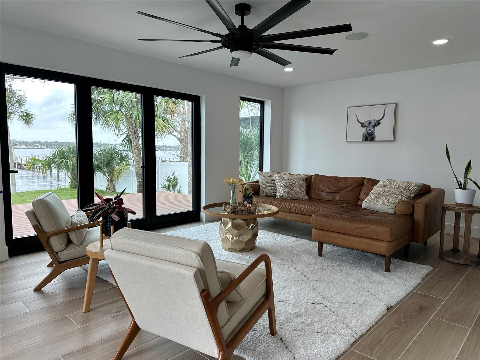 RIVERSIDE PARK - Residential