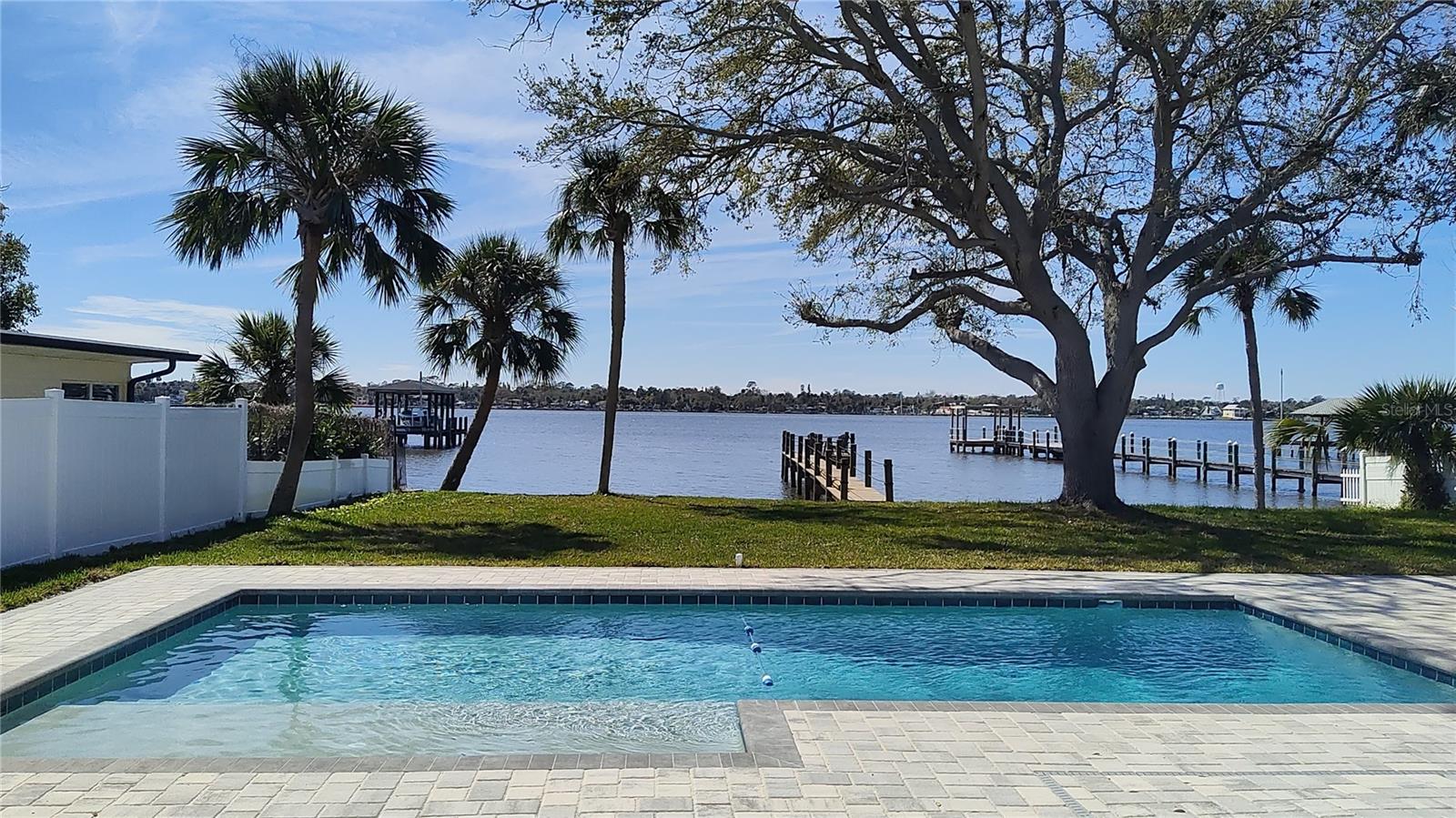 RIVERSIDE PARK - Residential