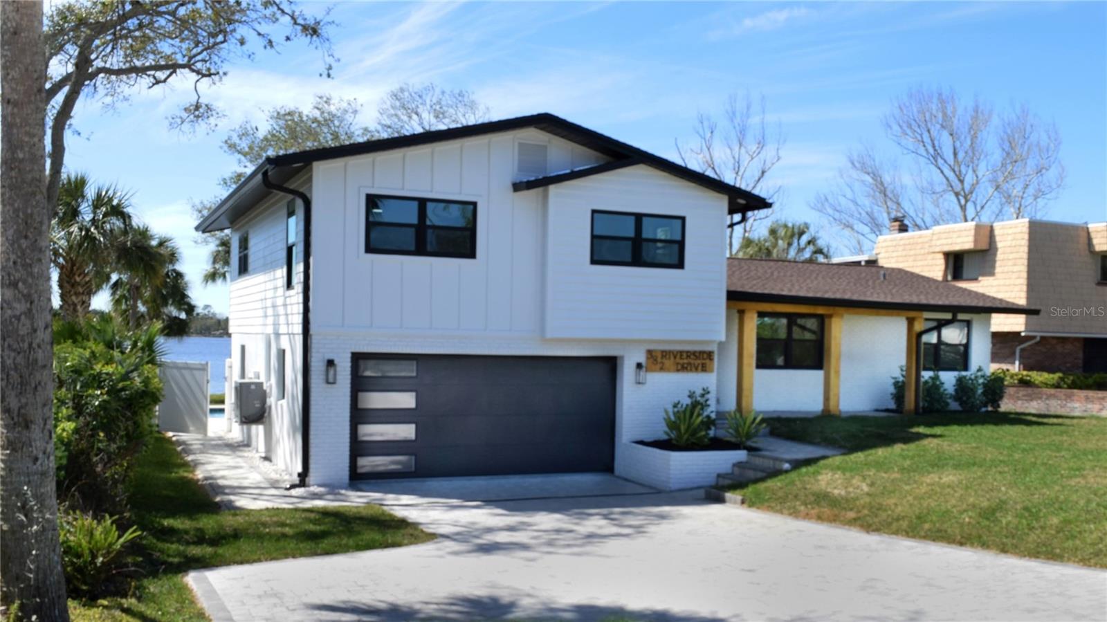 382 RIVERSIDE DRIVE