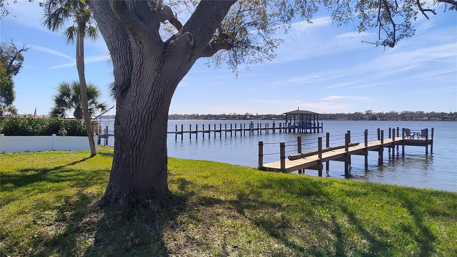RIVERSIDE PARK - Residential