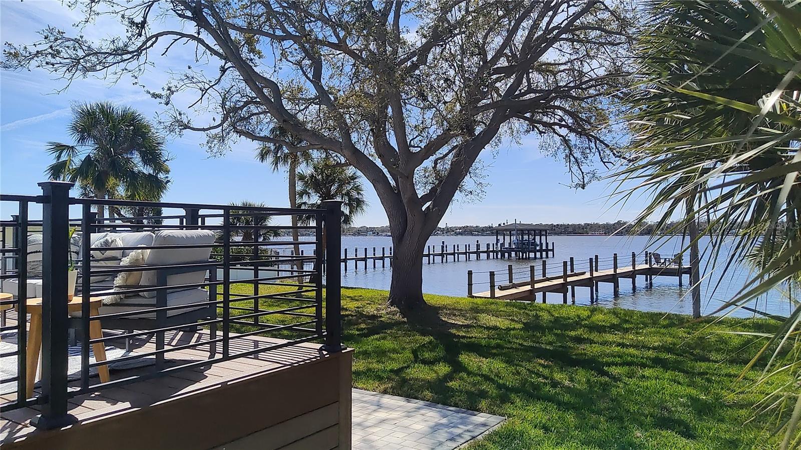 RIVERSIDE PARK - Residential