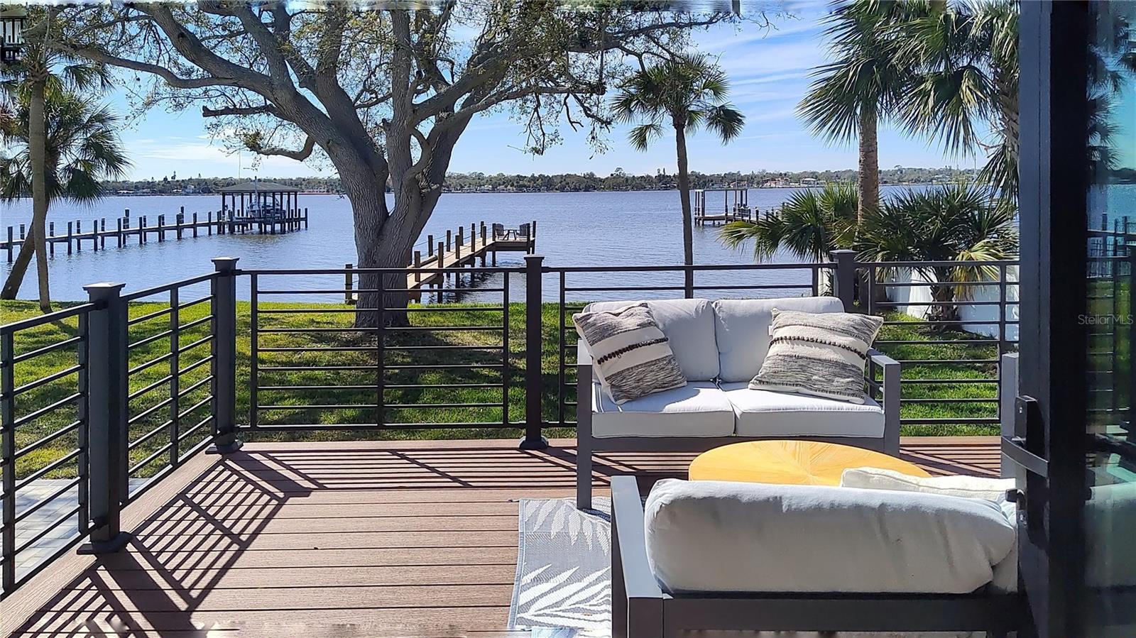RIVERSIDE PARK - Residential