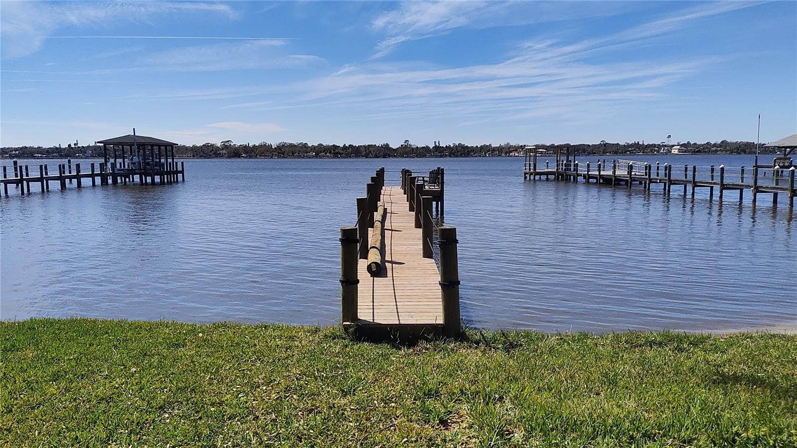RIVERSIDE PARK - Residential