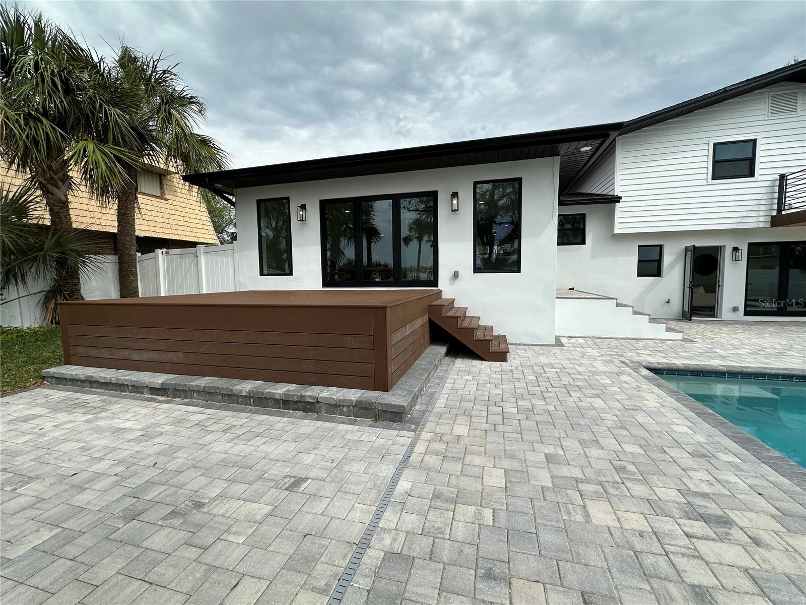 RIVERSIDE PARK - Residential