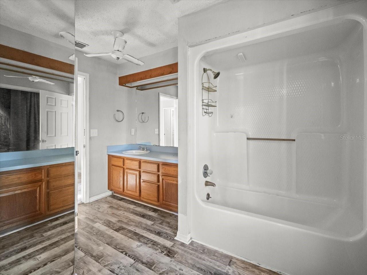 UNREC TRACTS IN 31-17S-20E - Residential