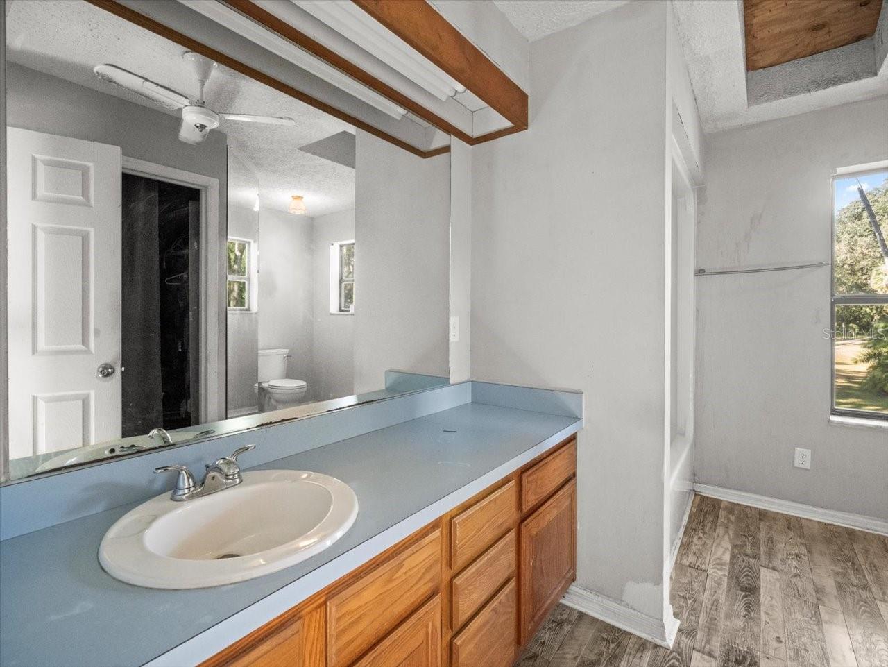 UNREC TRACTS IN 31-17S-20E - Residential