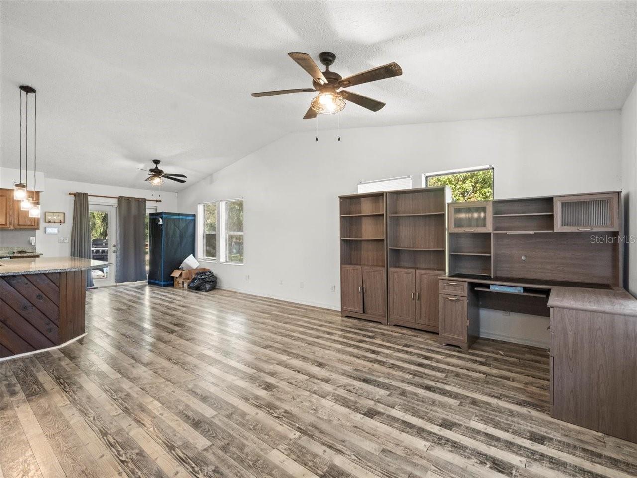 UNREC TRACTS IN 31-17S-20E - Residential