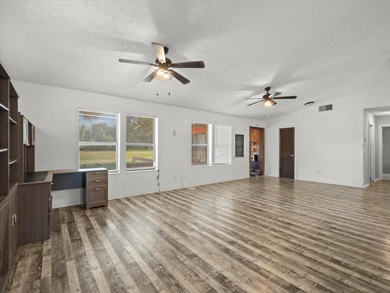 UNREC TRACTS IN 31-17S-20E - Residential