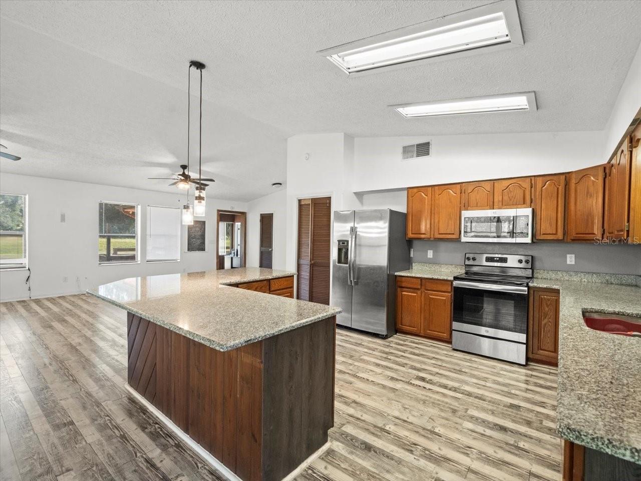 UNREC TRACTS IN 31-17S-20E - Residential