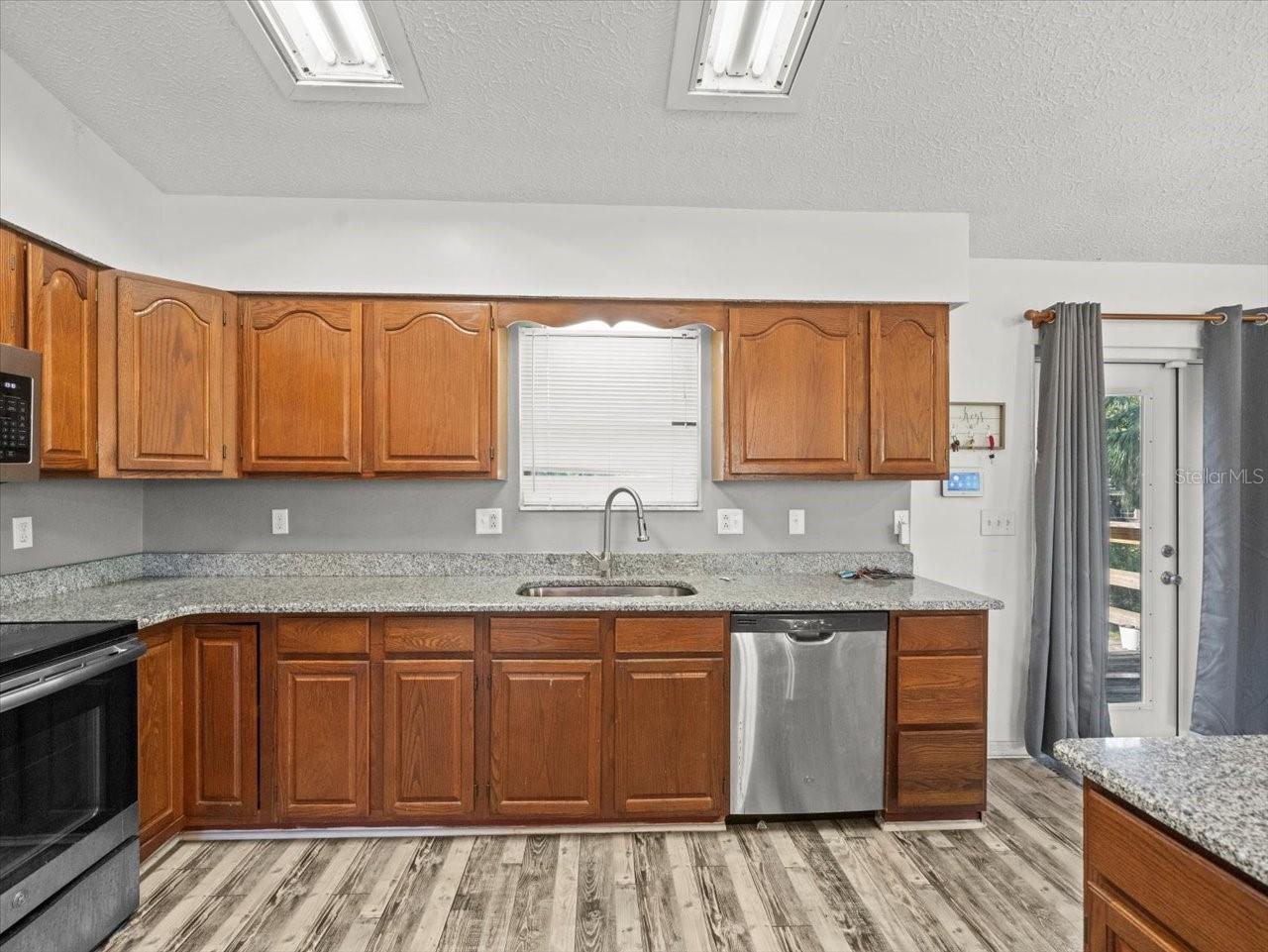 UNREC TRACTS IN 31-17S-20E - Residential