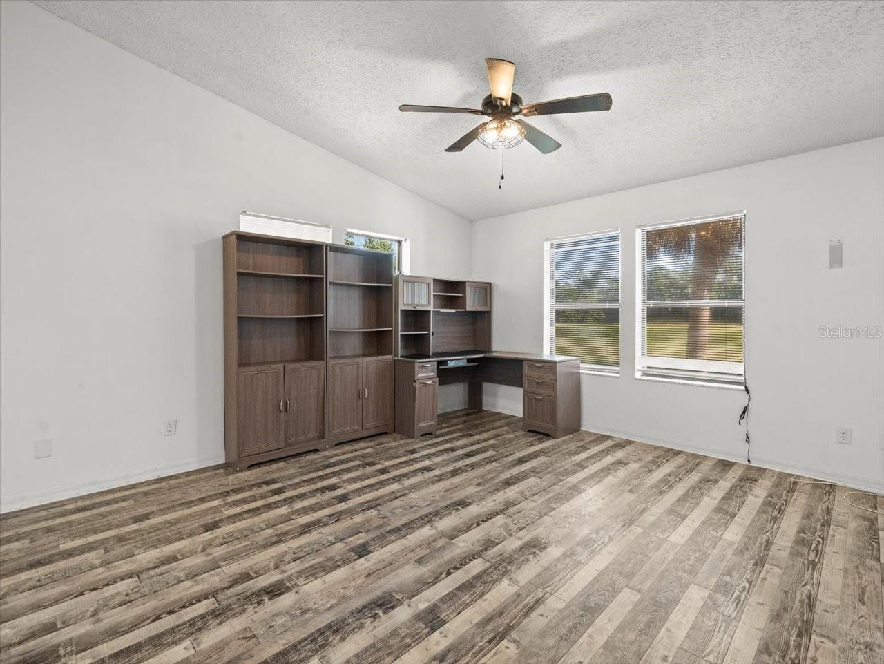 UNREC TRACTS IN 31-17S-20E - Residential