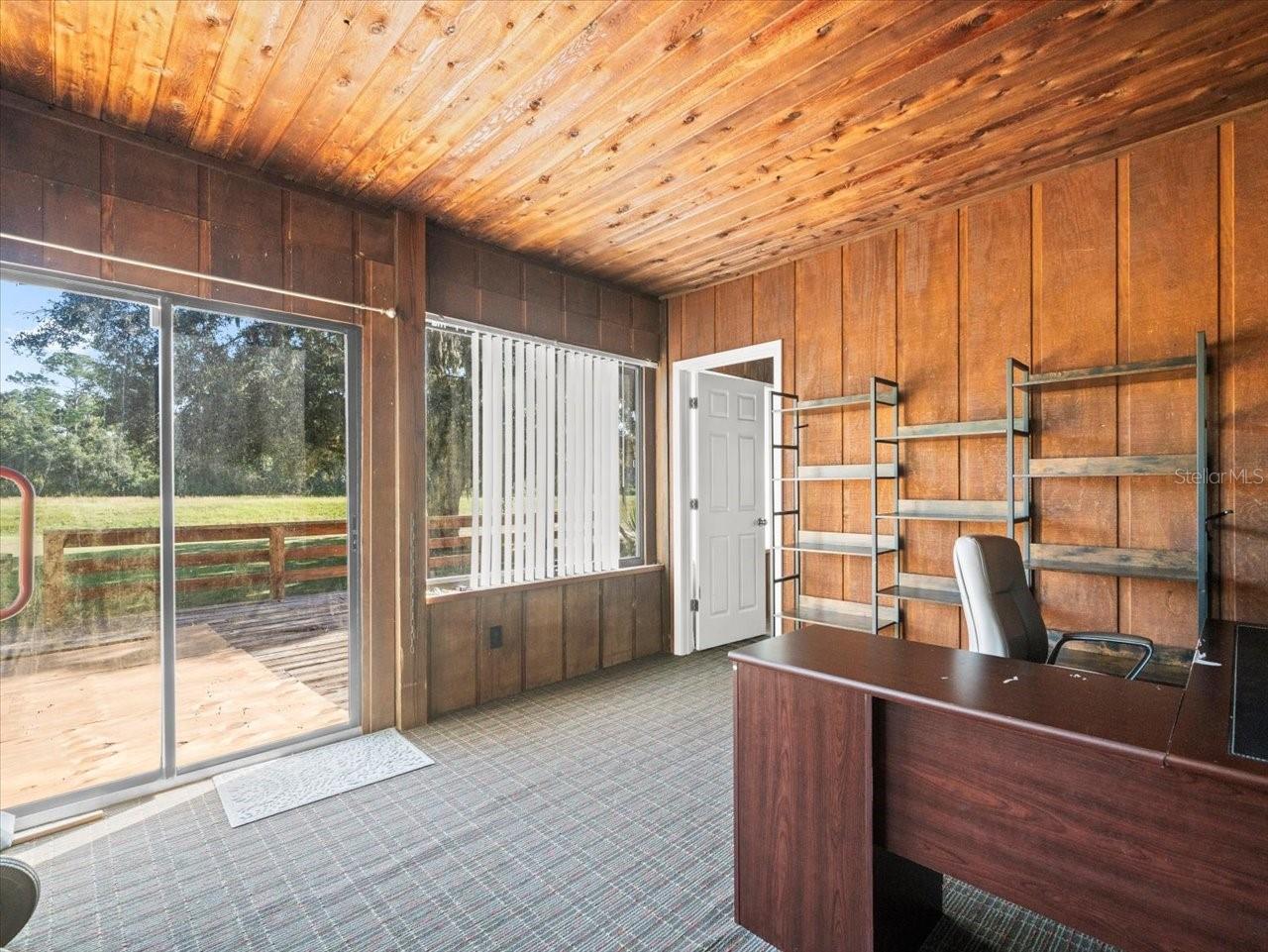 UNREC TRACTS IN 31-17S-20E - Residential