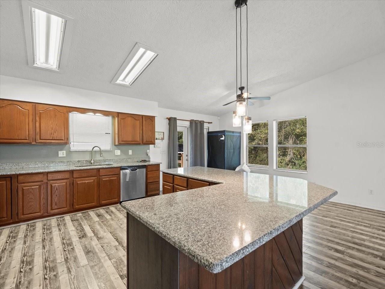 UNREC TRACTS IN 31-17S-20E - Residential