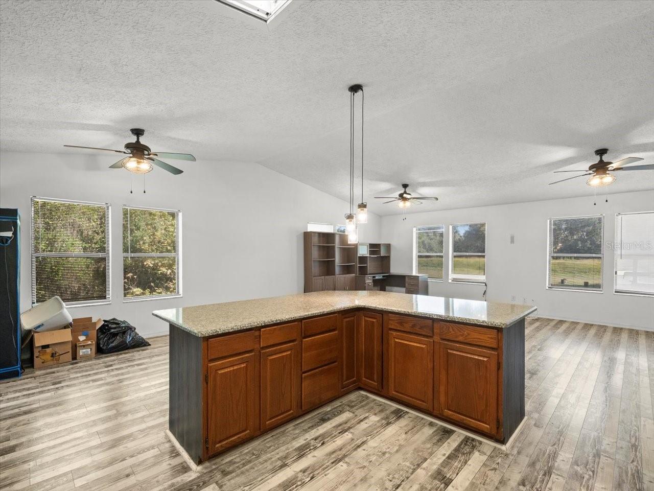 UNREC TRACTS IN 31-17S-20E - Residential