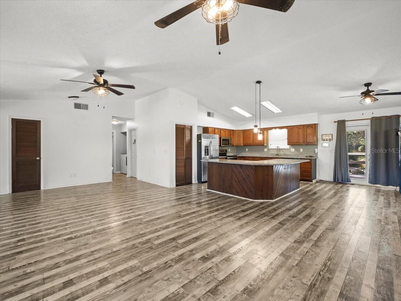 UNREC TRACTS IN 31-17S-20E - Residential