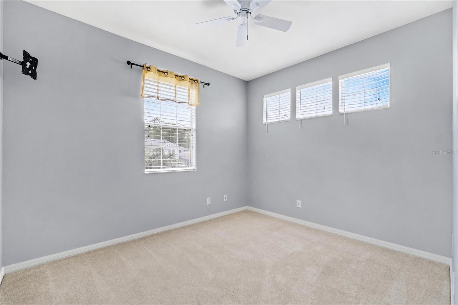 GRAND HAMPTON PH 2A-3 - Residential Lease