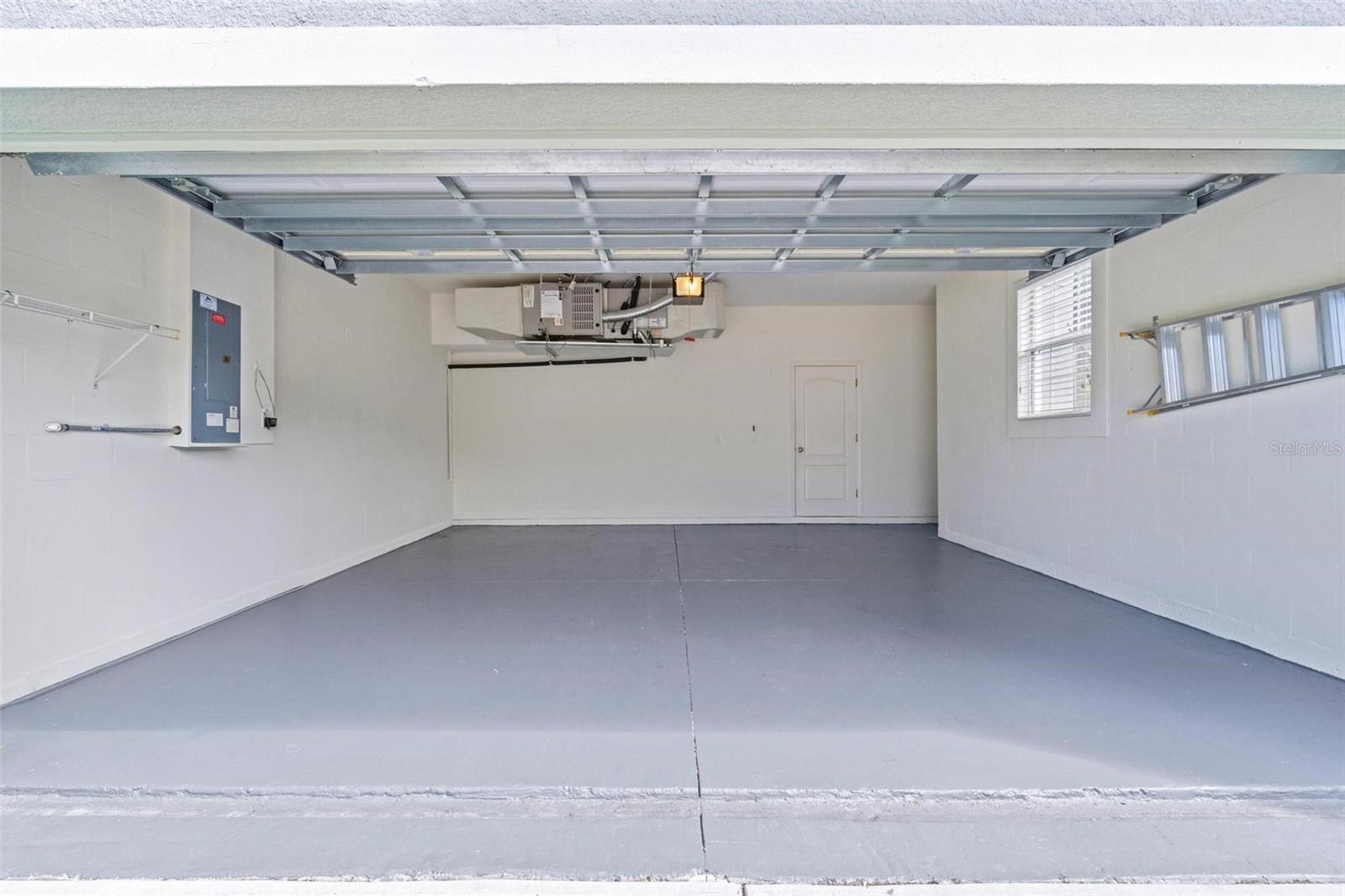 GRAND HAMPTON PH 2A-3 - Residential Lease