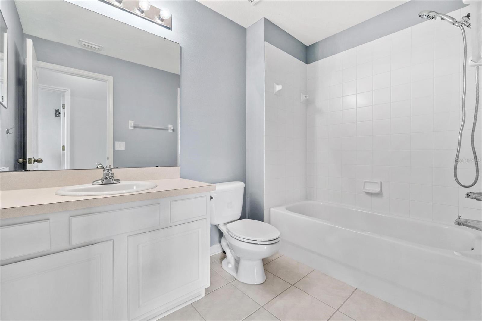 GRAND HAMPTON PH 2A-3 - Residential Lease