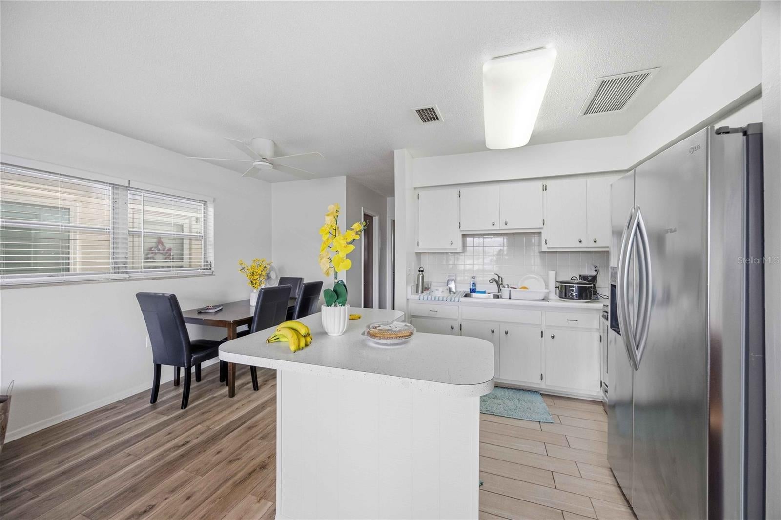 525 MANATEE COURT 10, VENICE, FL, 34285 2 525 MANATEE COURT 10
