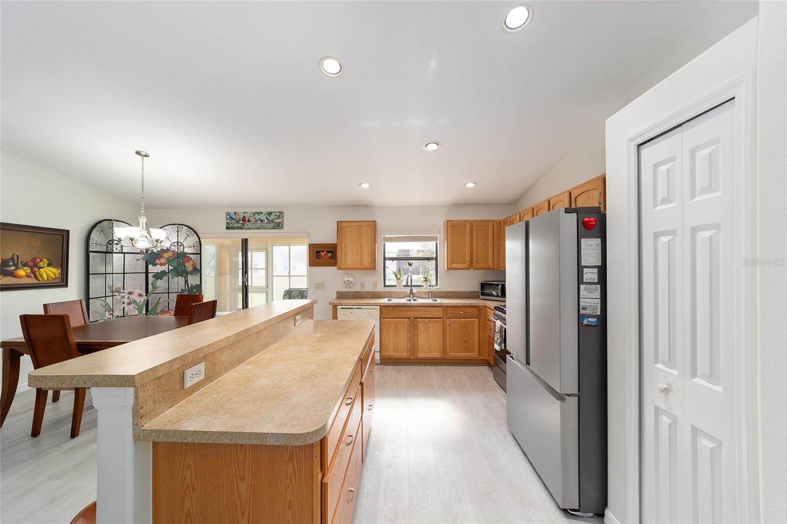 SUMMERGLEN - Residential