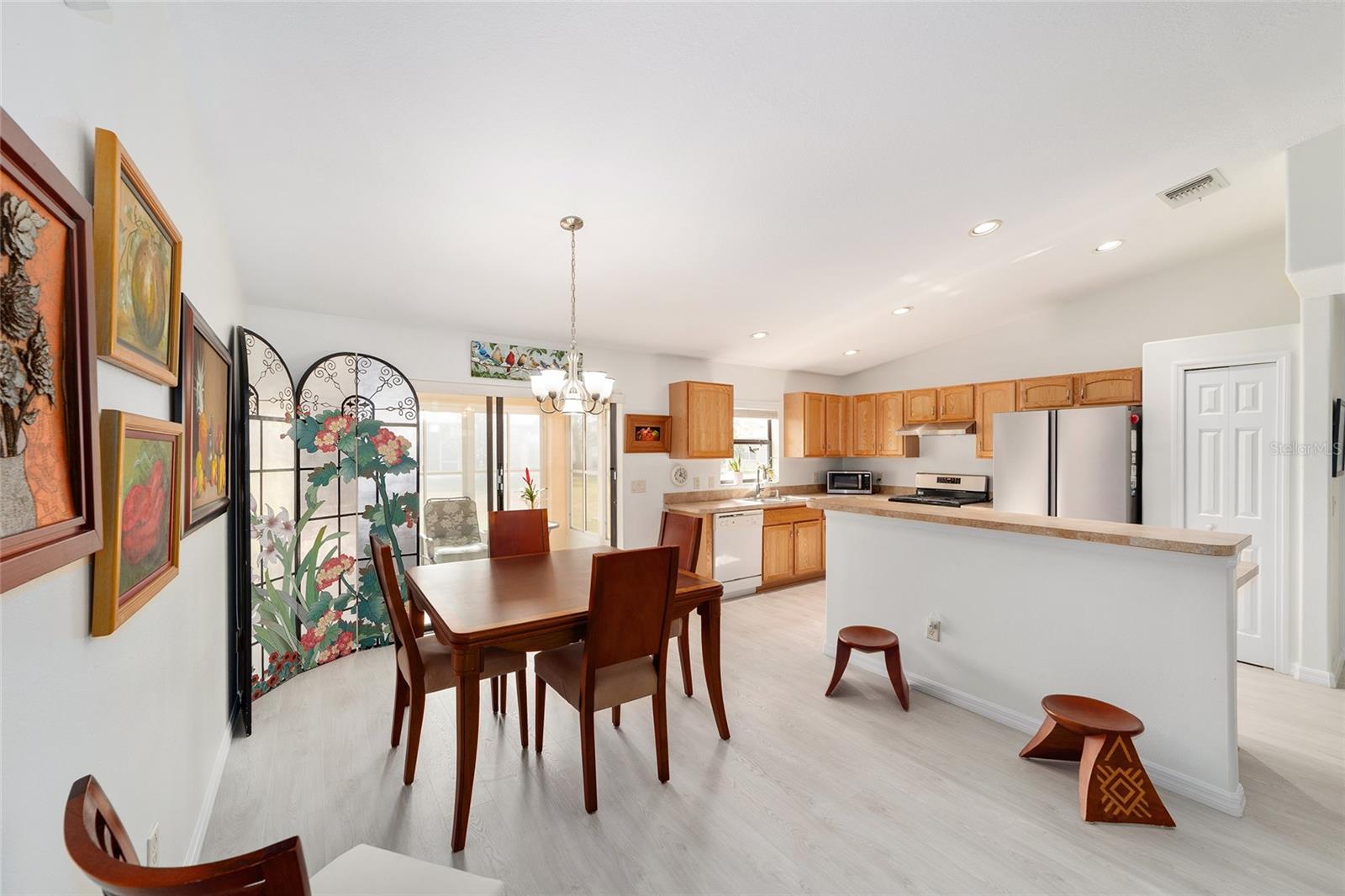 SUMMERGLEN - Residential