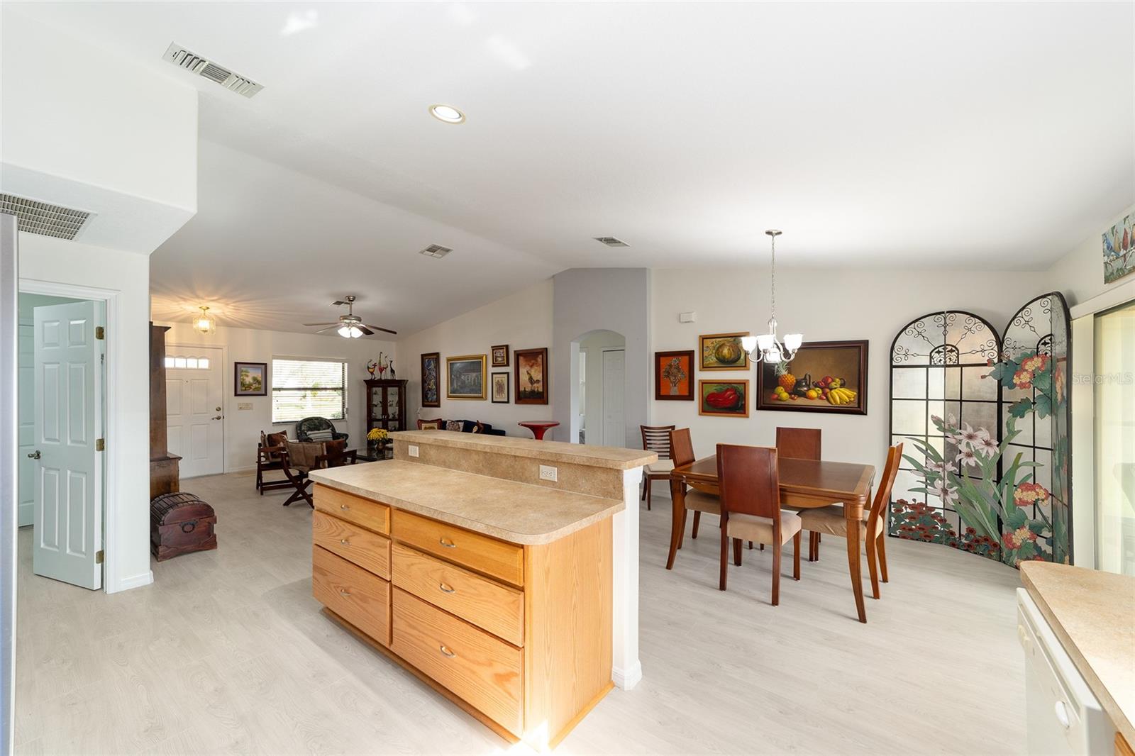 SUMMERGLEN - Residential