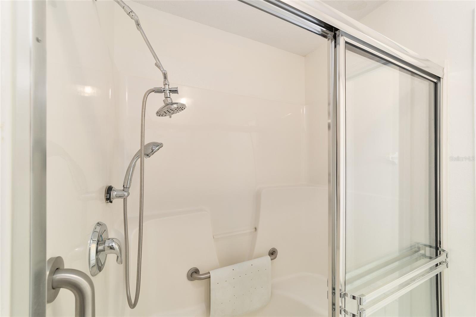 SUMMERGLEN - Residential