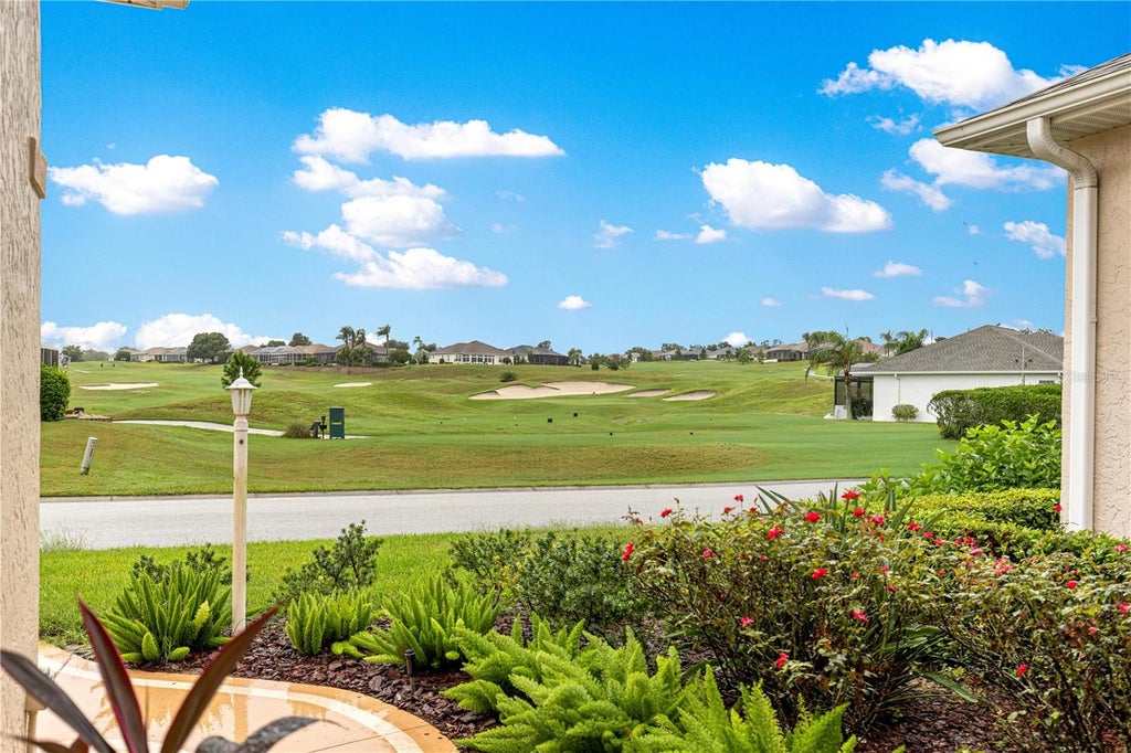 Photo of 17187 SE 116th Court Road, Summerfield, FL 34491 (MLS # GC544041)
