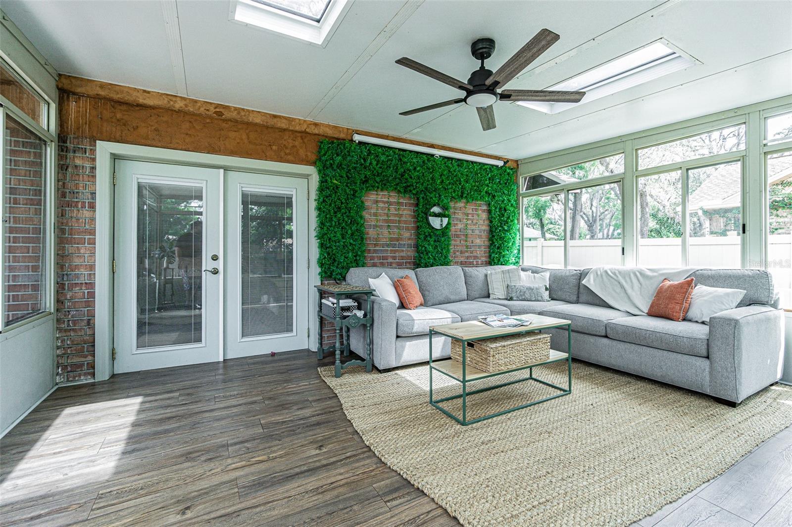 OAKRIDGE MANOR SUB - Residential