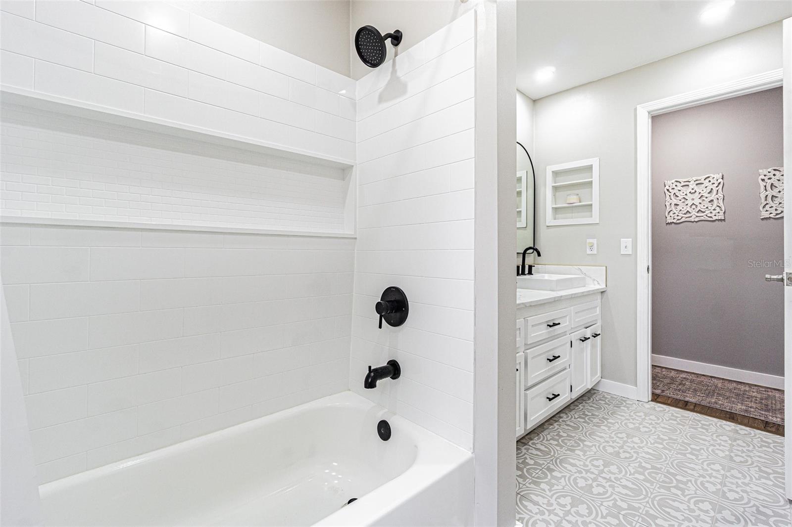 OAKRIDGE MANOR SUB - Residential