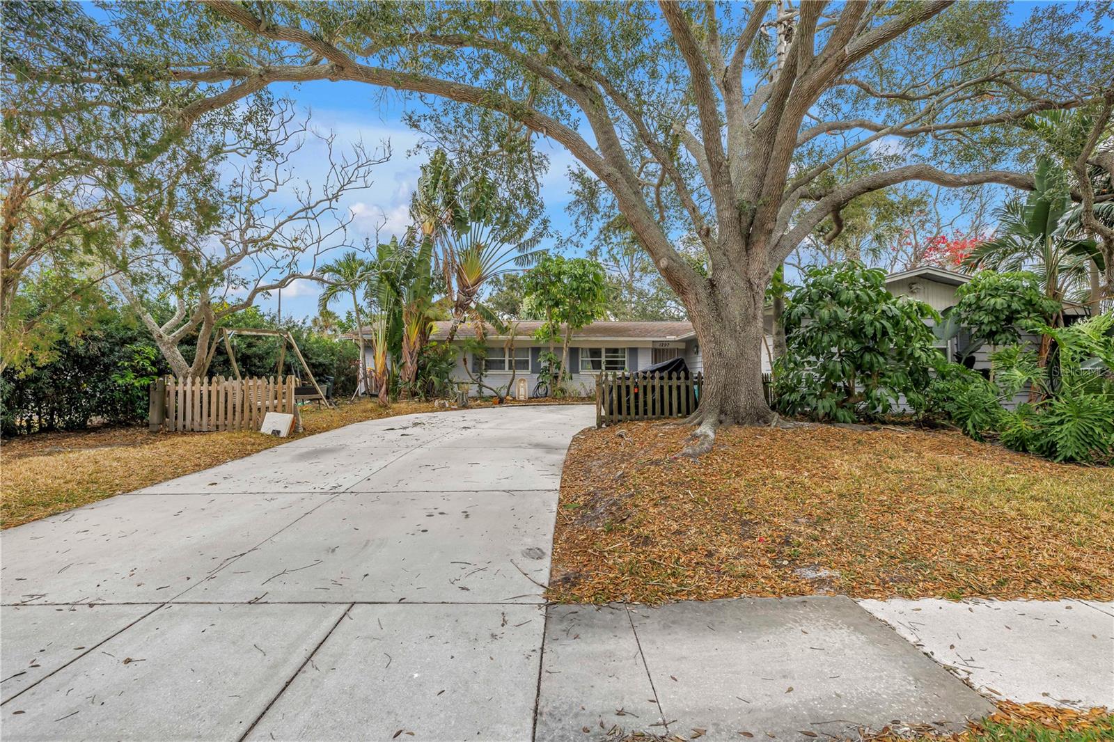 1297 EDEN ISLE BOULEVARD NE