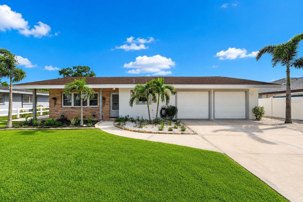 Photo of 2711 27th Avenue Drive W, Bradenton, FL 34205 (MLS # TB8534608)