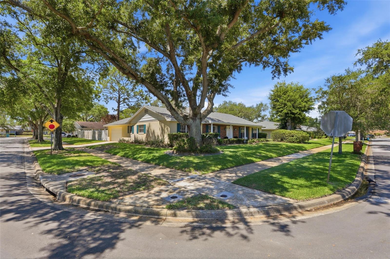 DOVER MANOR - Residential
