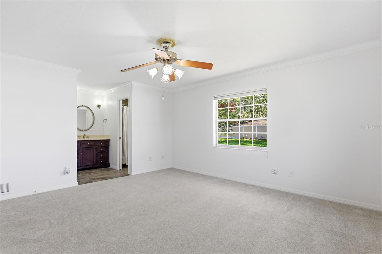 DOVER MANOR - Residential