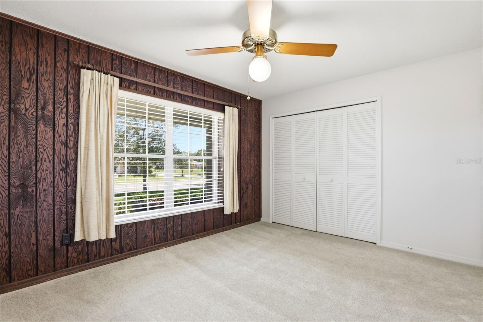 DOVER MANOR - Residential
