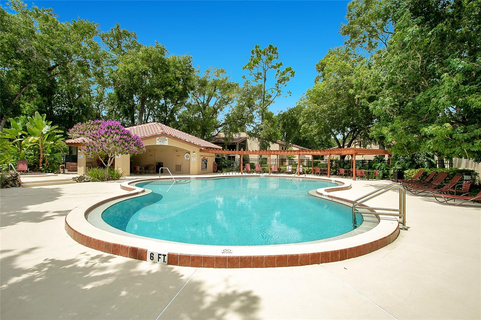 LAKE PINELOCH VILLAGE CONDO 03 - Residential